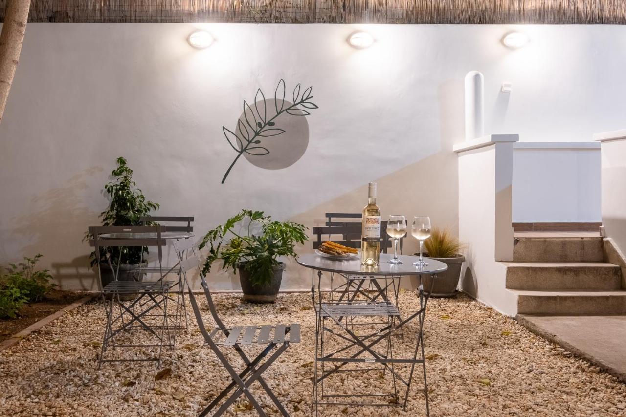 Central5 Boutique Apartments With Common Garden Next To Metro Атина Екстериор снимка