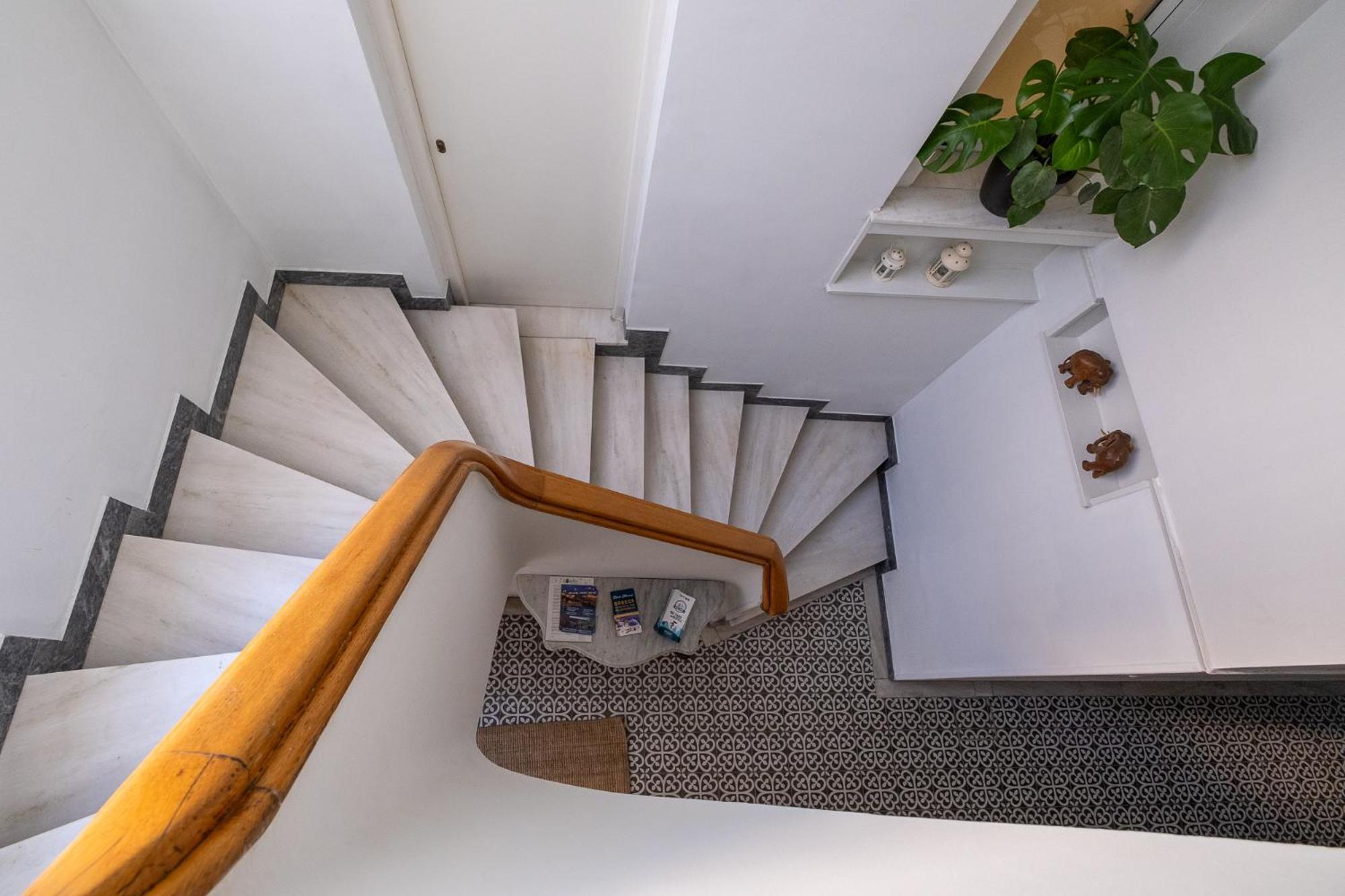 Central5 Boutique Apartments With Common Garden Next To Metro Атина Екстериор снимка