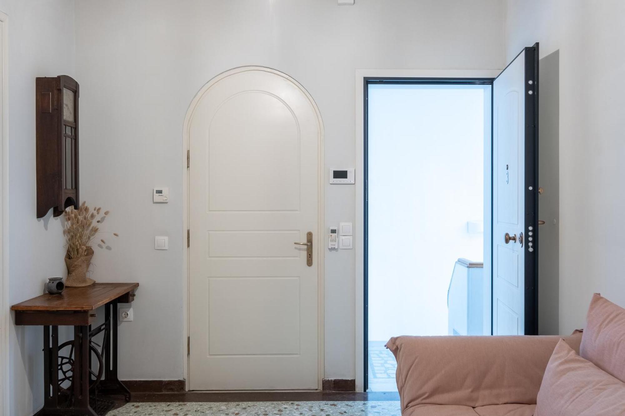 Central5 Boutique Apartments With Common Garden Next To Metro Атина Екстериор снимка