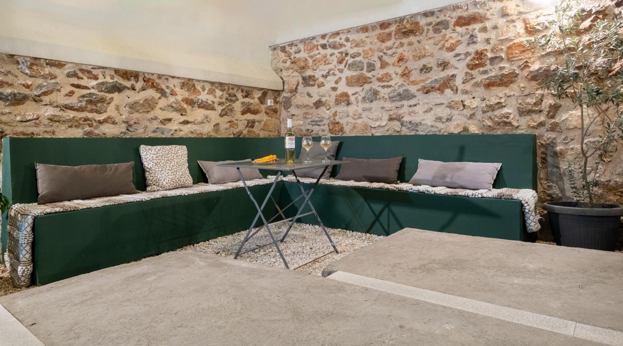 Central5 Boutique Apartments With Common Garden Next To Metro Атина Екстериор снимка